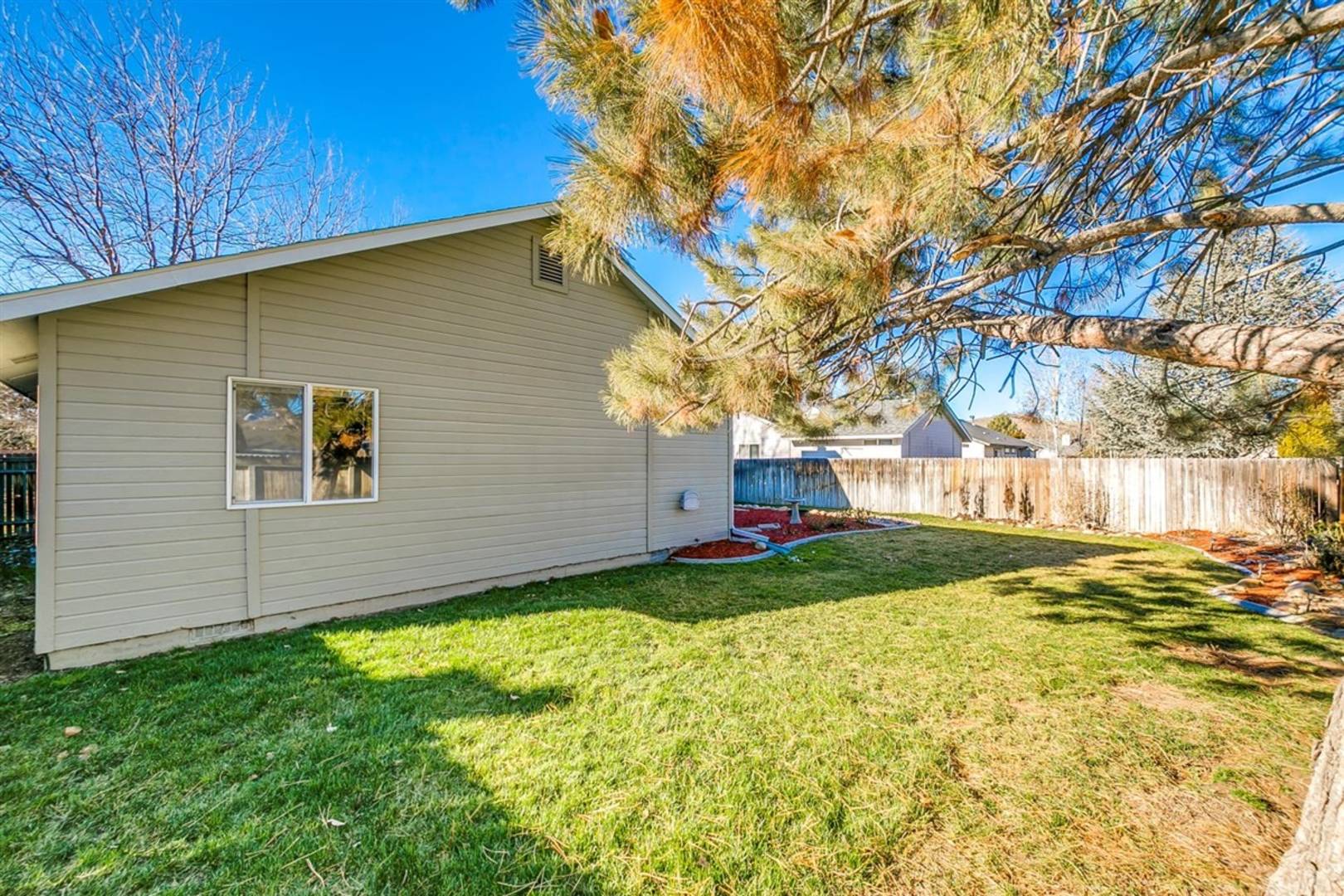 6948 N Roe Ave Boise, ID 83714