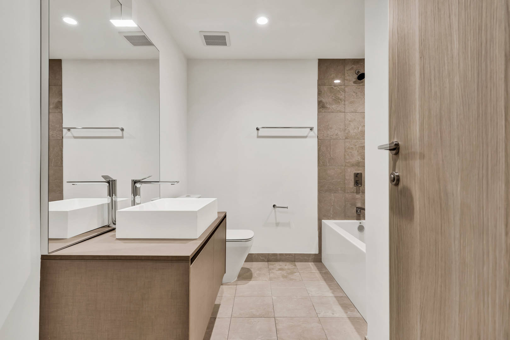 1000 Brickell Plaza Unit 2405 Miami, FL 33131