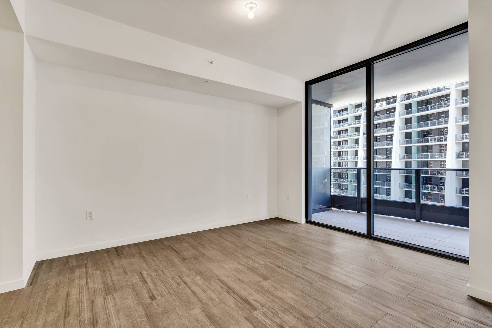 1000 Brickell Plaza Unit 2405 Miami, FL 33131