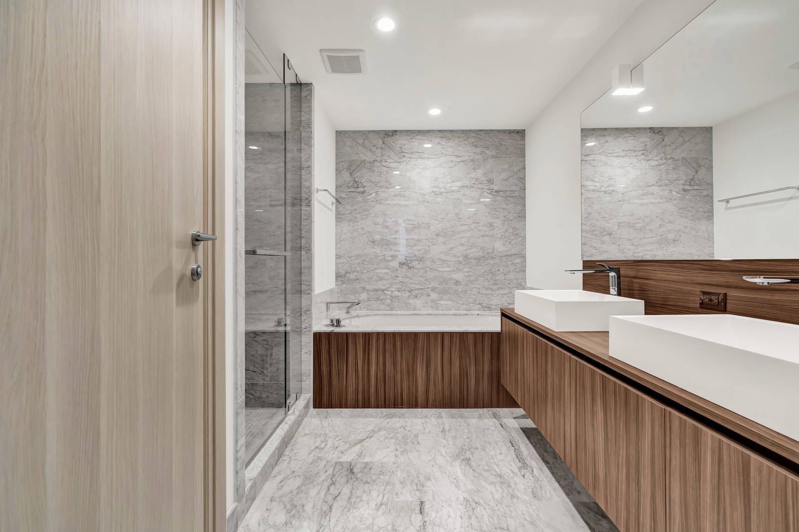 1000 Brickell Plaza Unit 2405 Miami, FL 33131