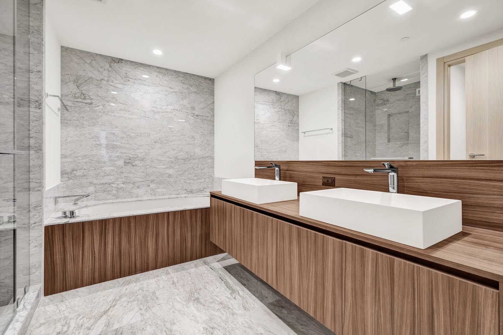 1000 Brickell Plaza Unit 2405 Miami, FL 33131