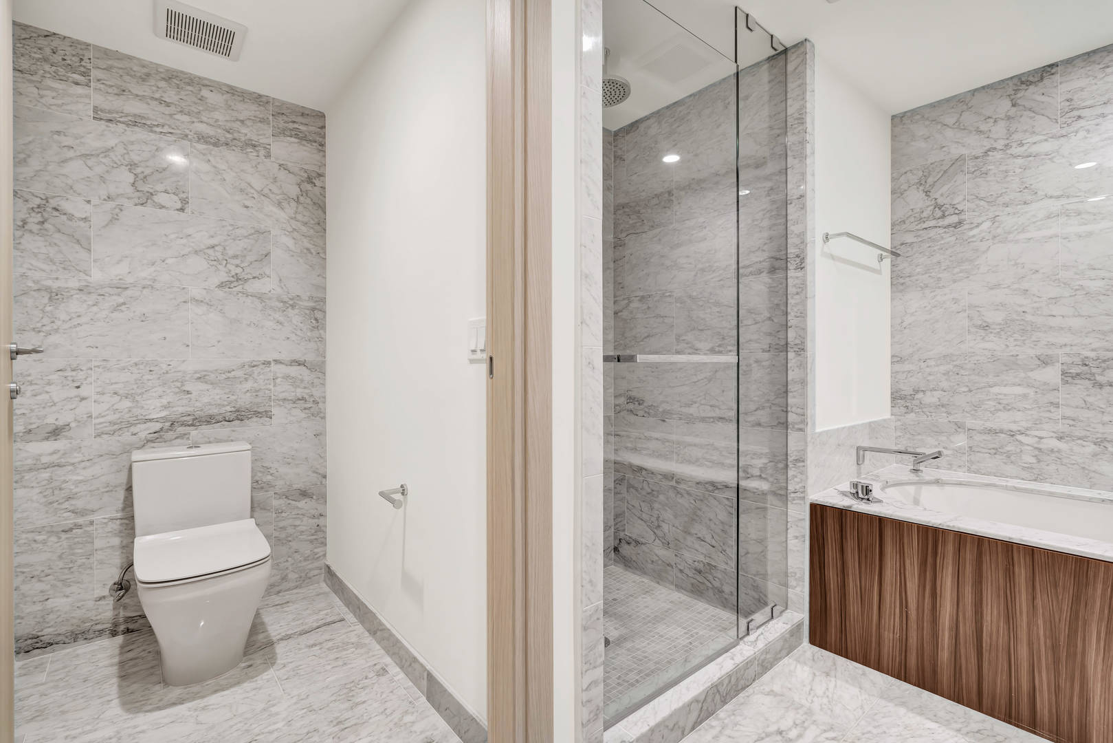 1000 Brickell Plaza Unit 2405 Miami, FL 33131