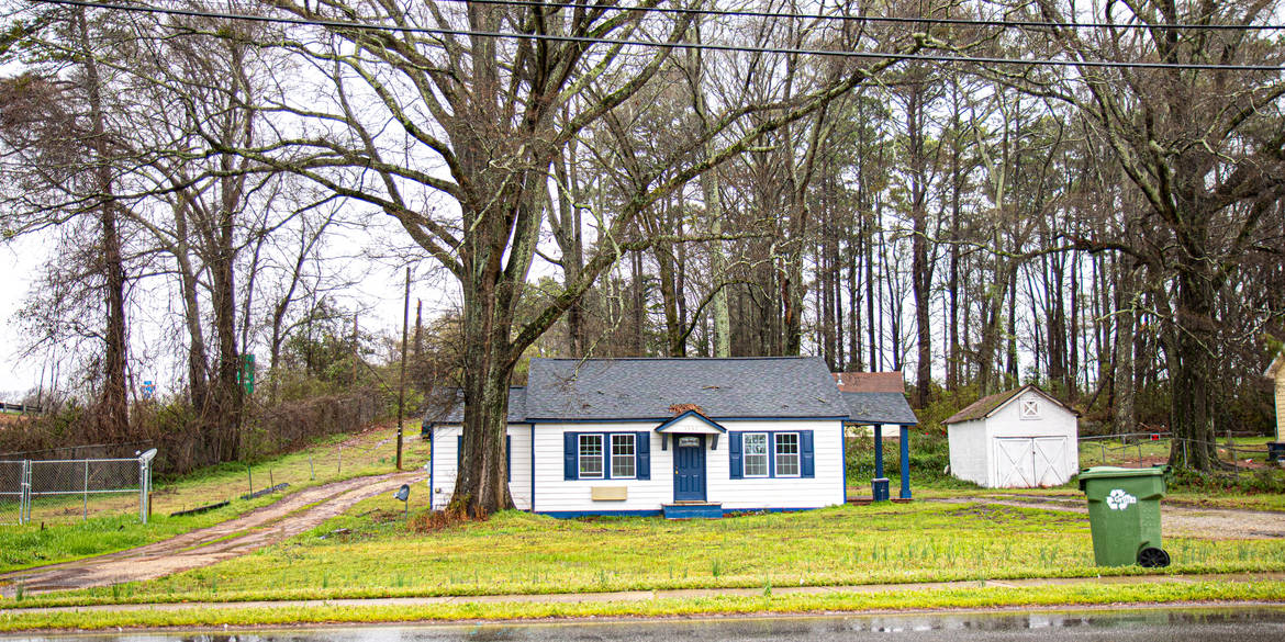 Brivity 1557 W. Poplar Street Griffin, GA 30224