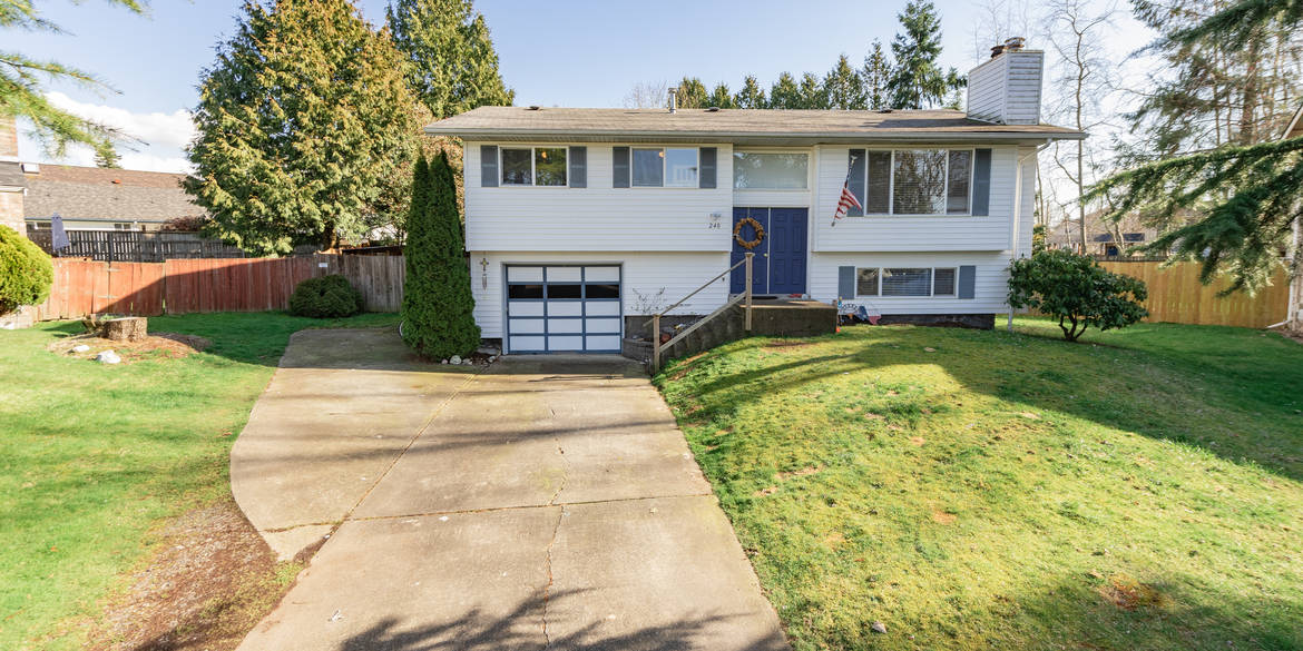 Brivity 240 Peace Arch Ct, Blaine, WA 98230