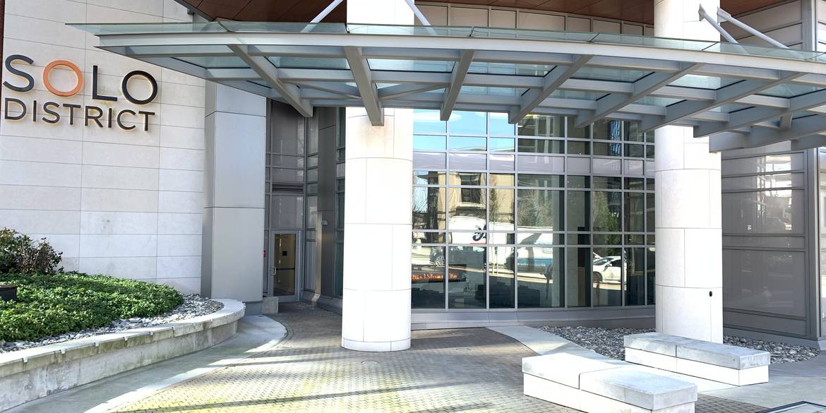 Brivity 3209 2008 ROSSER AVENUE Burnaby, BC V5C0H8