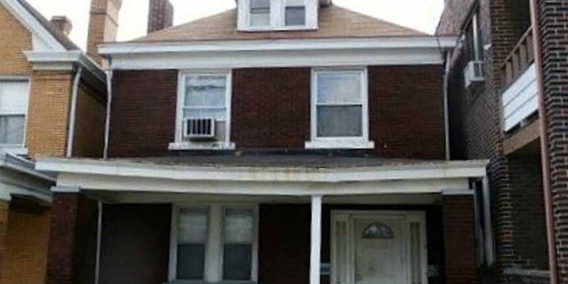 Brivity 1752 ARLINGTON MT. OLIVER, PA 15210