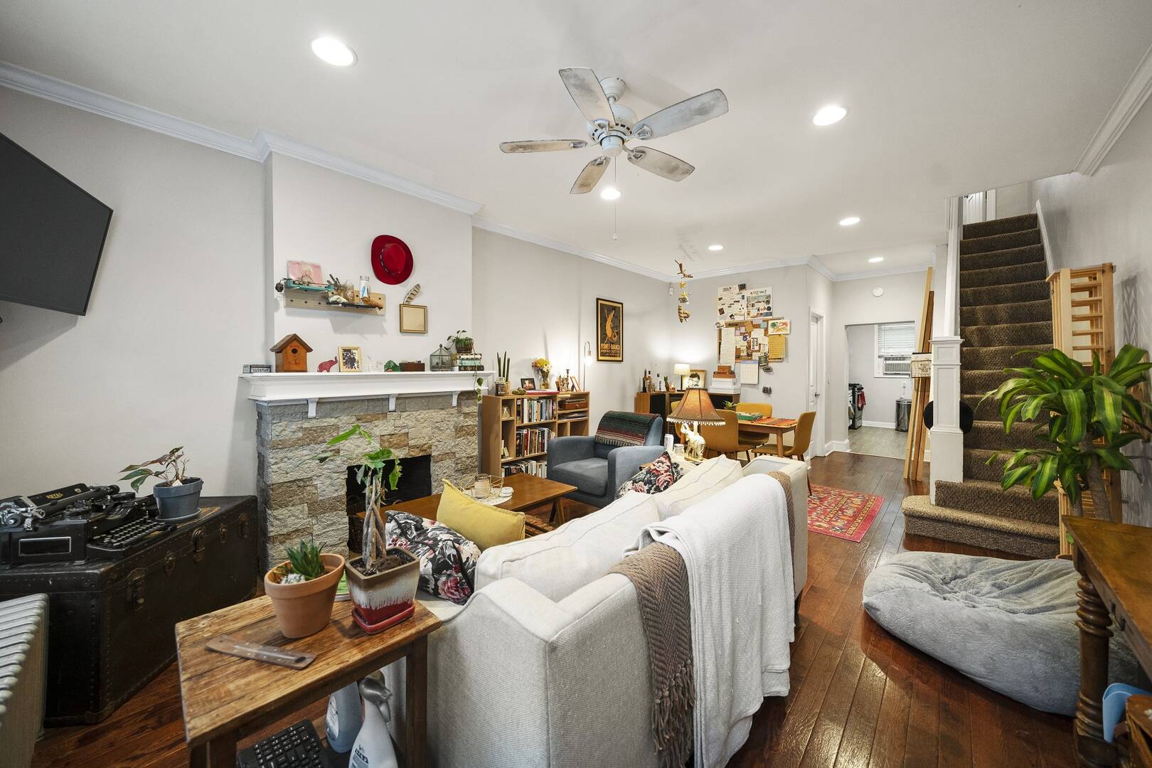 2314 S Warnock Street Philadelphia, PA 19148