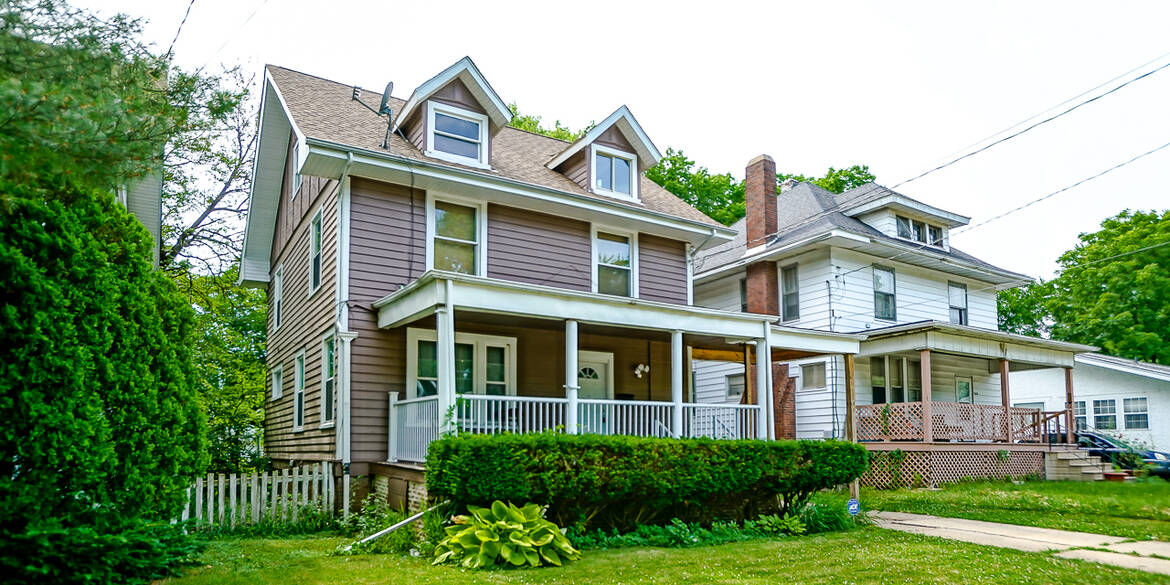 Brivity 2413 N Peoria Ave Peoria, IL 61603