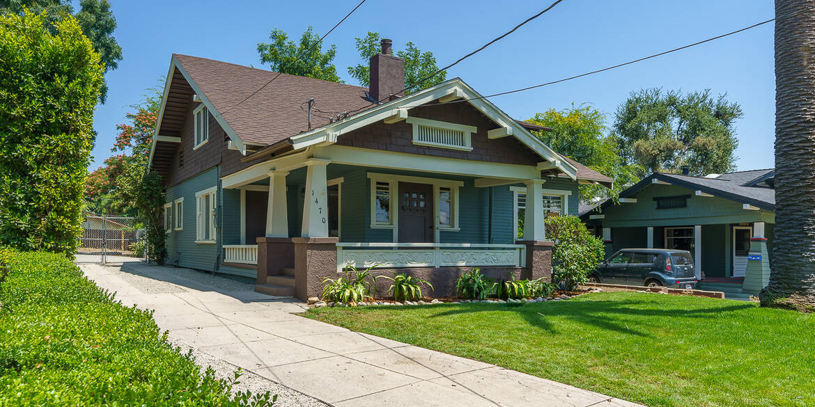 Brivity 1470 N. Mentor Avenue Pasadena, CA 91104