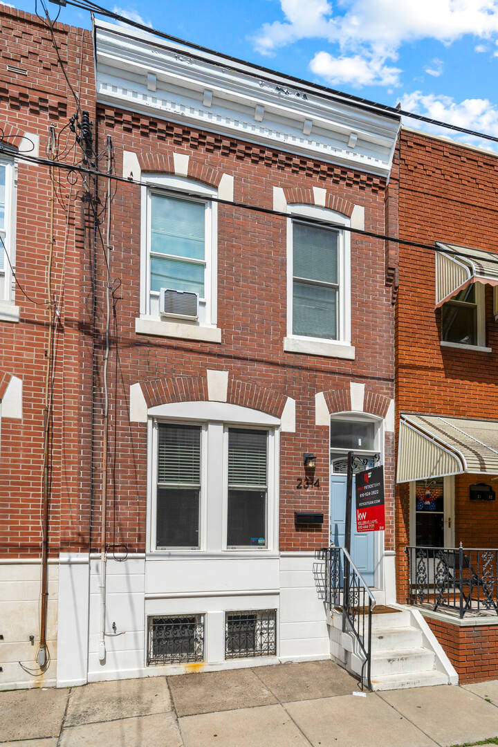 2314 S Warnock Street Philadelphia, PA 19148