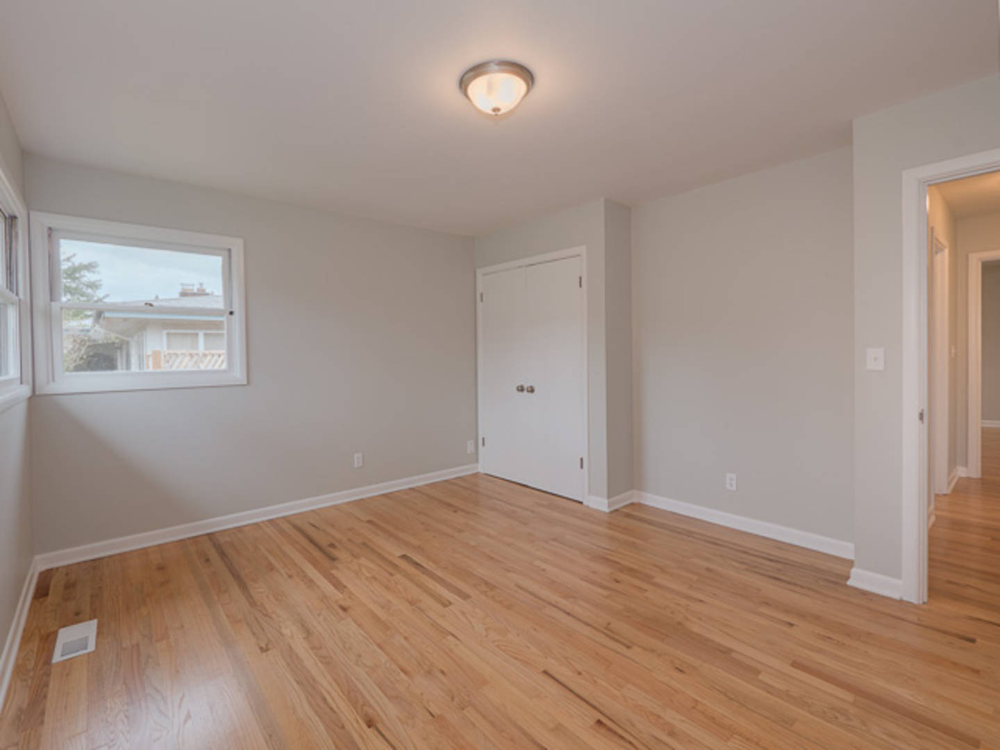 Brivity 14717 NE Schuyler St. Portland, OR 97230 Virtual Tour