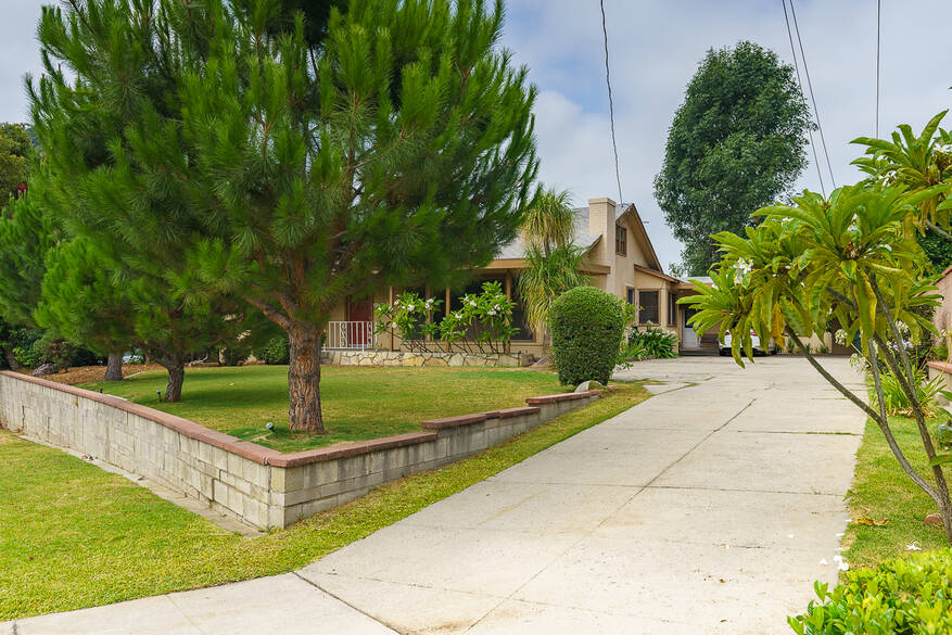 Brivity 215 Grand Ave Monrovia, CA 91016