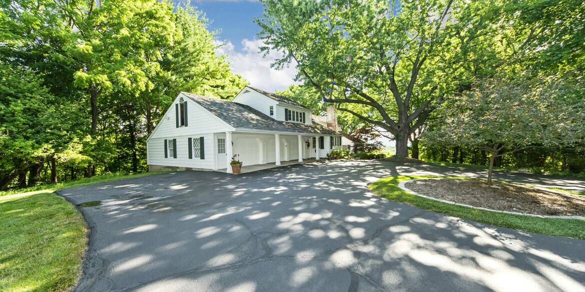 Brivity 328 E HIGH POINT Peoria, IL 61614