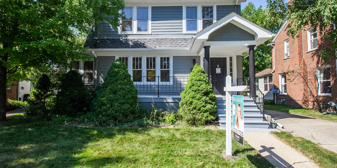 Brivity 10544 Ave. Huntington Woods, MI 48070