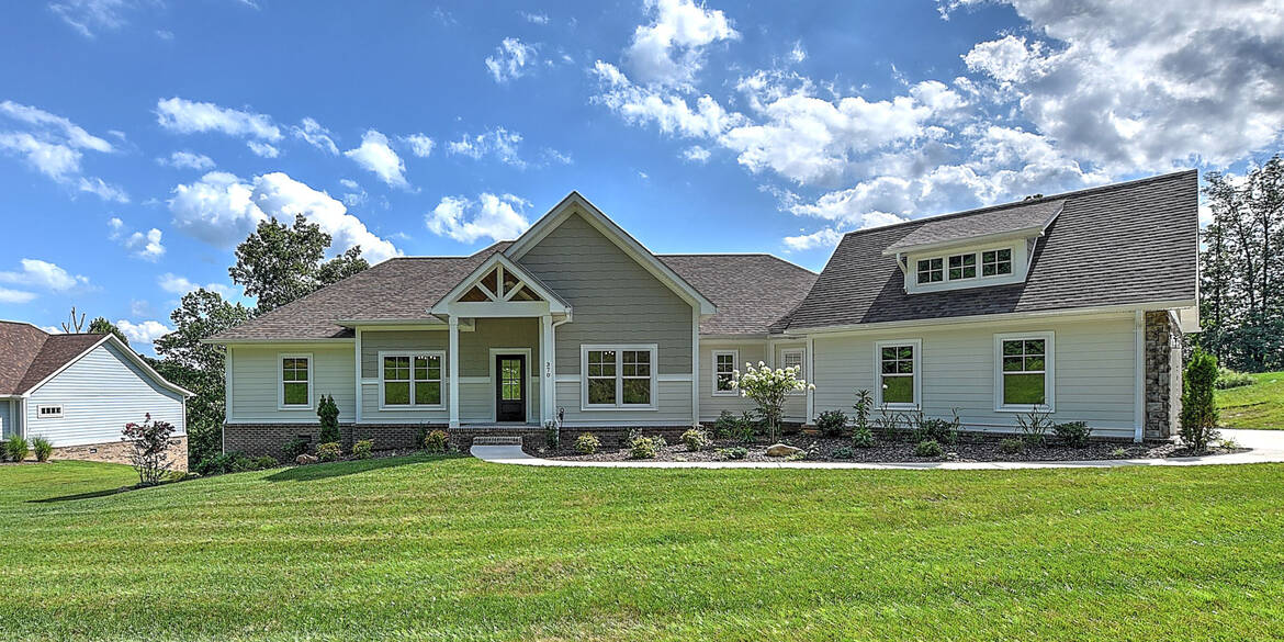 Brivity 370 Old Island Trail Kingsport, TN 37664