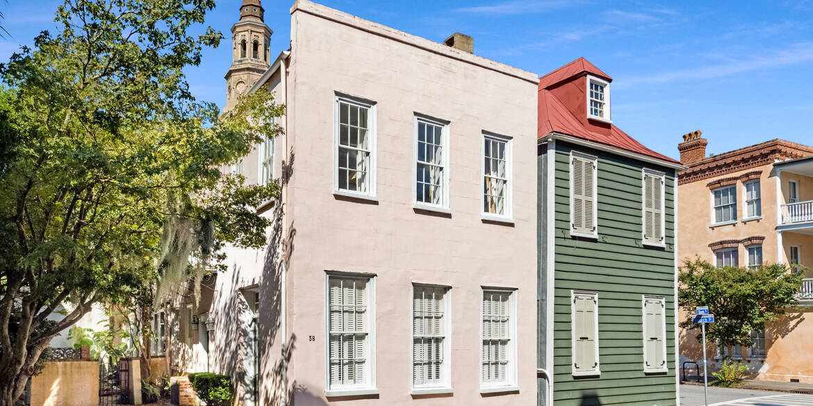 Brivity 38 Queen Street Charleston, SC 29401