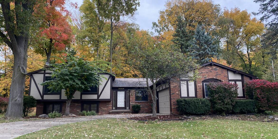 Brivity 36964 Tina Drive Farmington, MI 48335