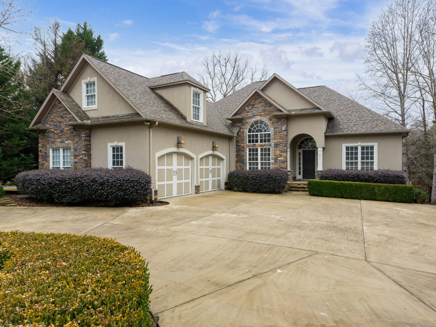 201 Horseshoe Lake Drive Spartanburg, SC 29306