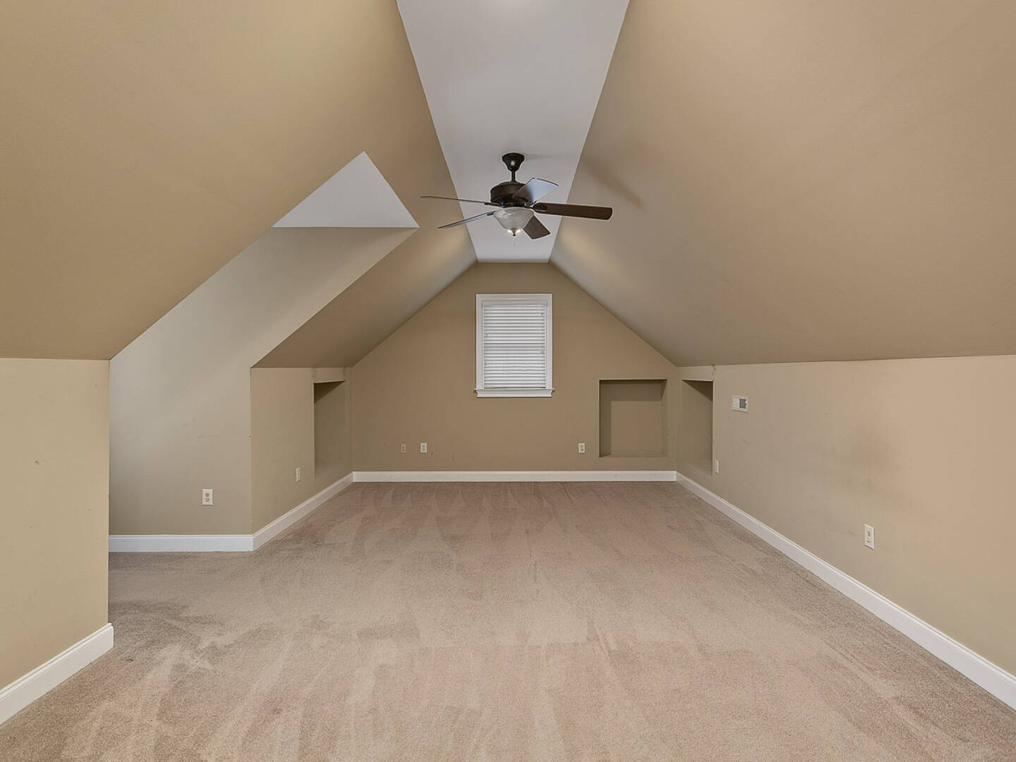 201 Horseshoe Lake Drive Spartanburg, SC 29306