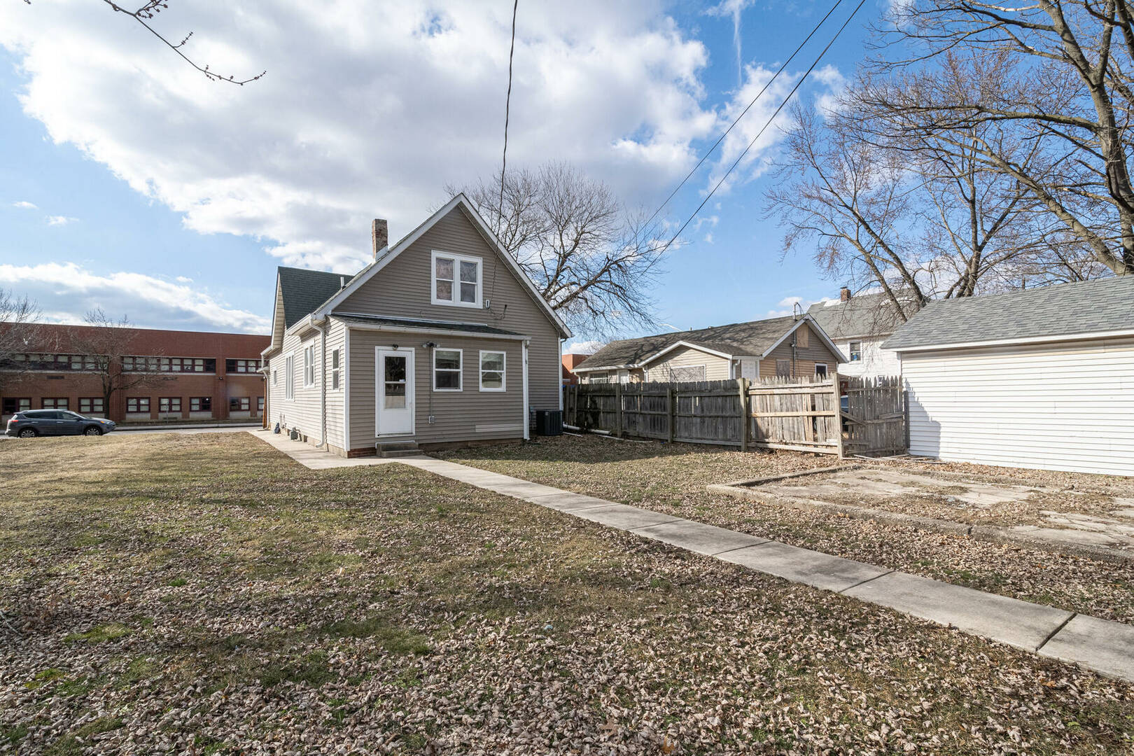 Brivity 515 N. Keystone Ave. Indianapolis, IN 46201 Virtual Tour