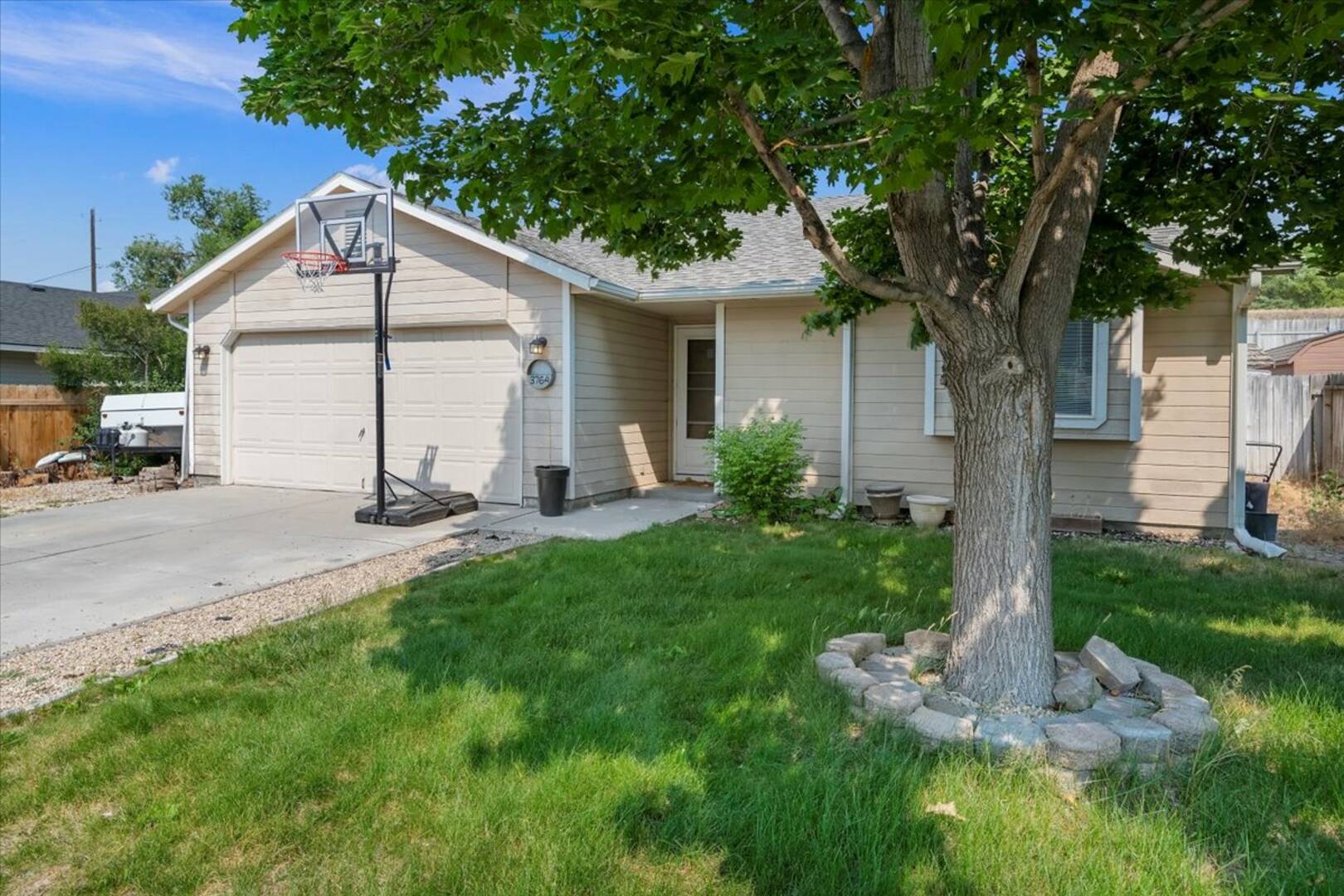 3764 S Springfield  Meridian, ID 83642