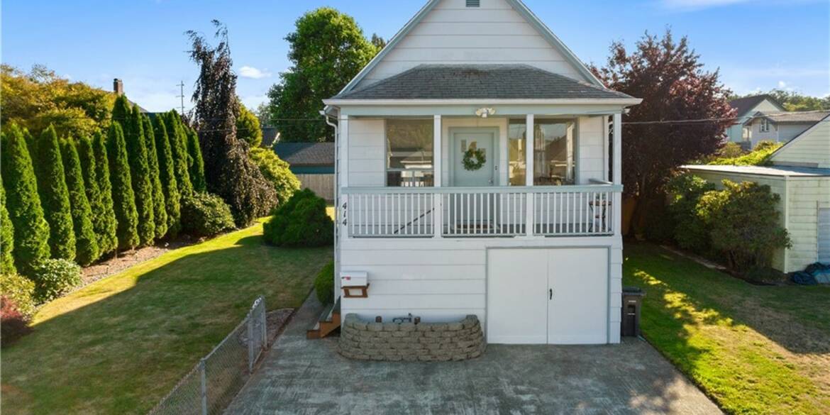 brivity-414-n-street-hoquiam-wa-98550