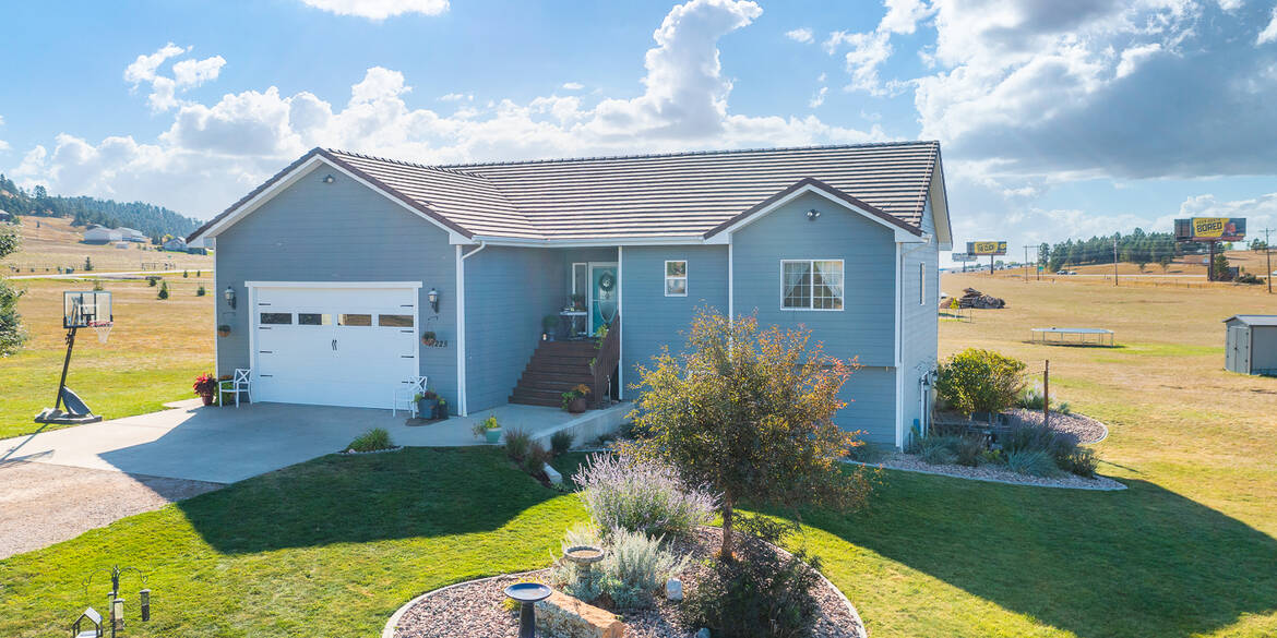 Brivity 11225 Quaal Rd Black Hawk, SD 57718