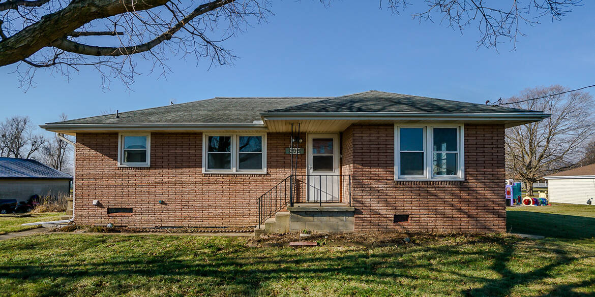 Brivity 306 S Main St Deer Creek, IL 61733