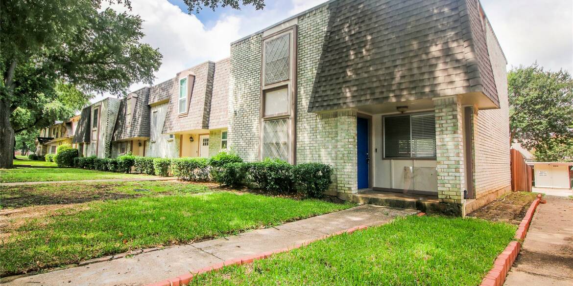 Brivity 2309 Overland Lane Arlington, Texas 76014