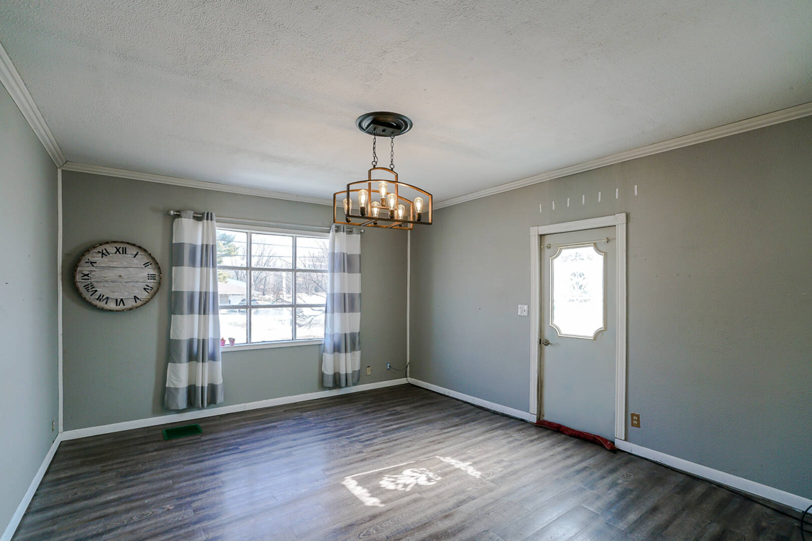 Brivity 2106 Bloomington Rd East Peoria, IL 61611 Virtual Tour