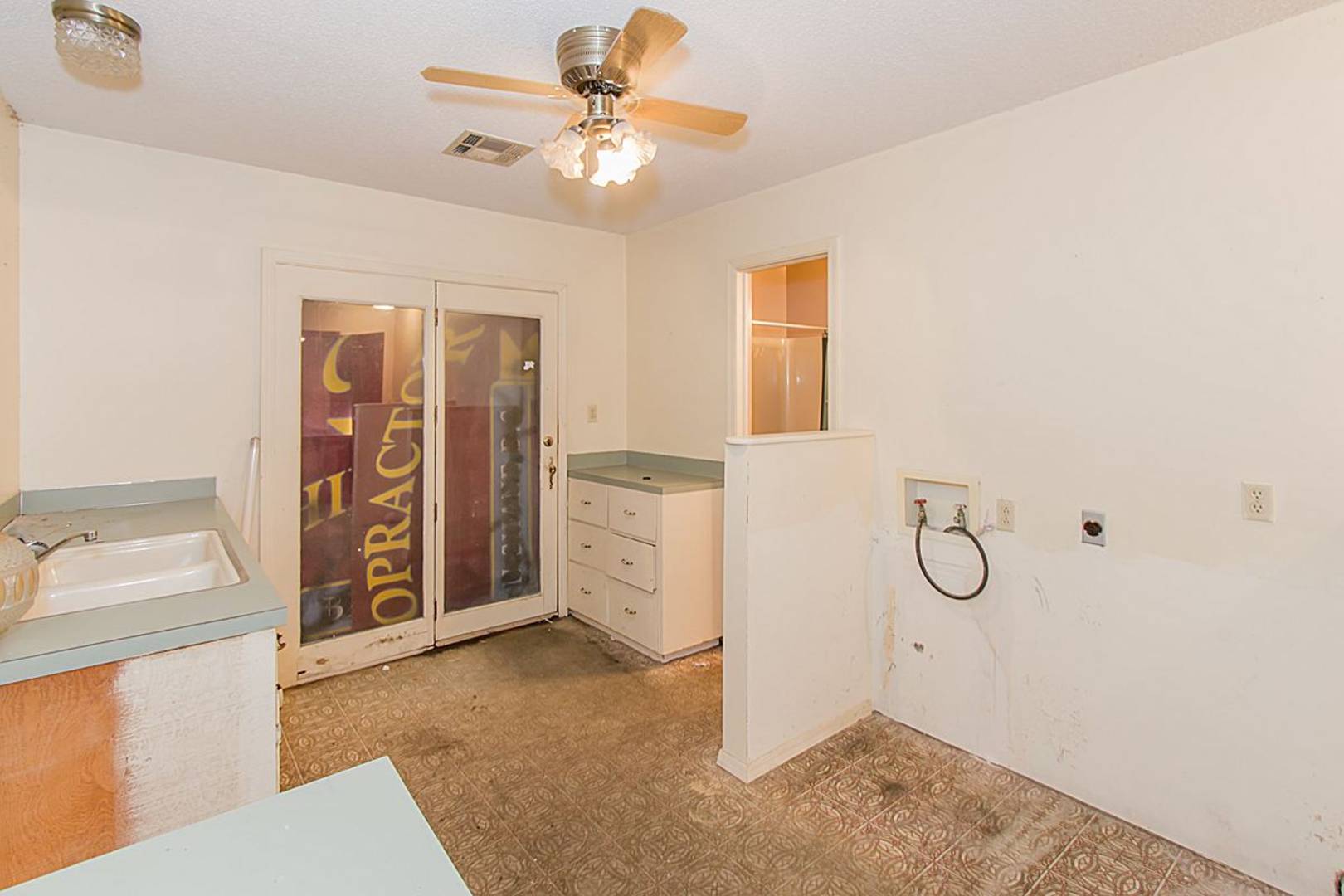 Brivity 922 SE Frank Phillips Bartlesville, OK 74006 Virtual Tour