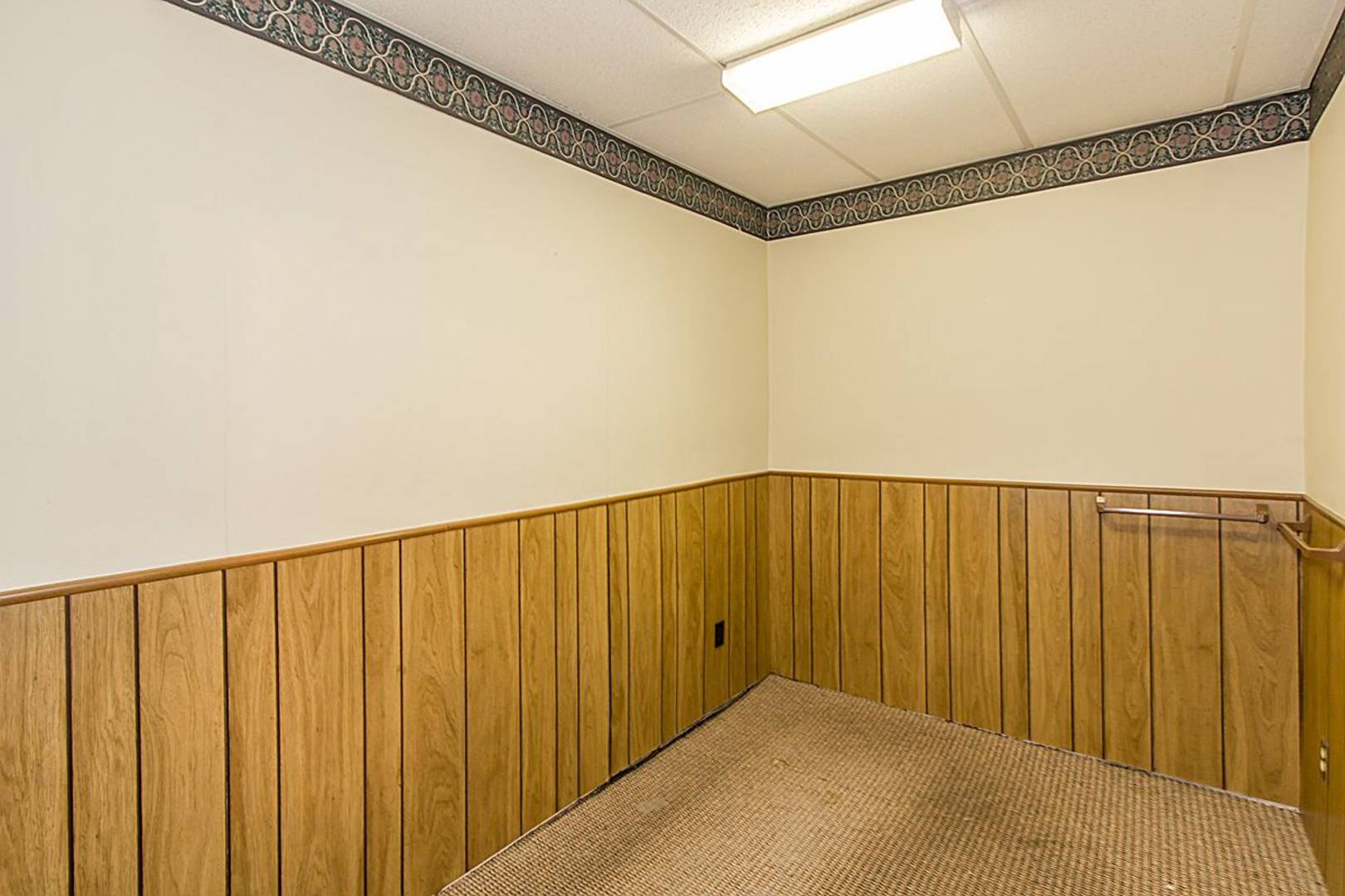 Brivity 922 SE Frank Phillips Bartlesville, OK 74006 Virtual Tour