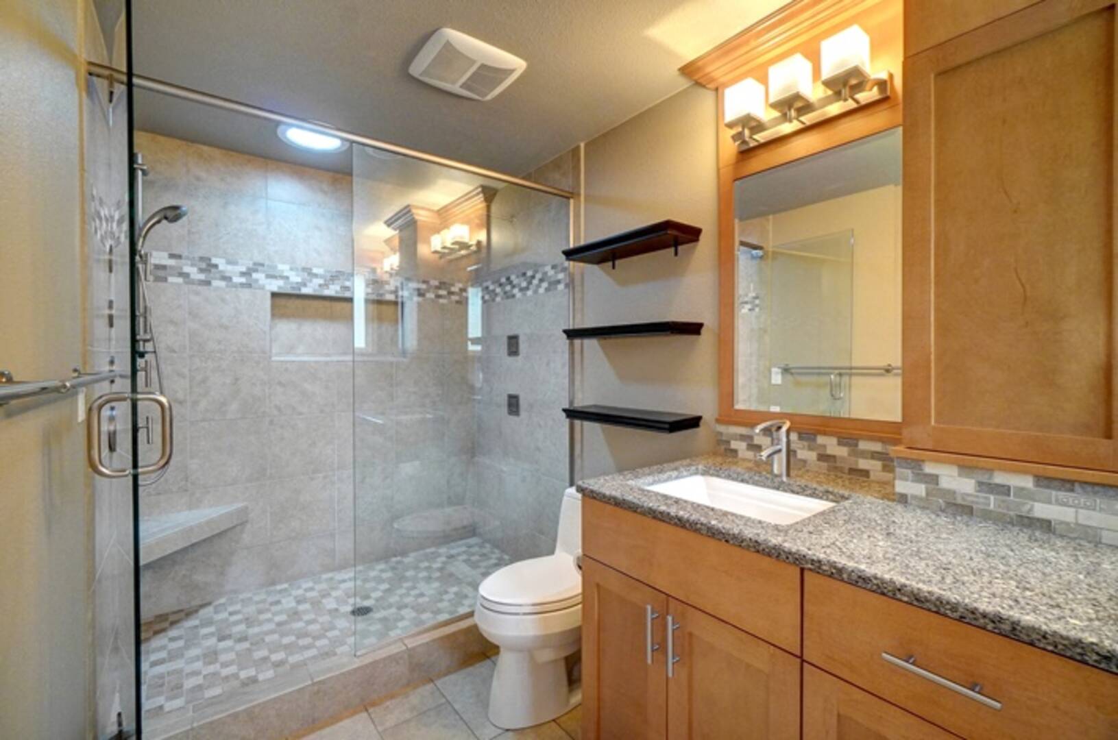 6722 Twin Hills Dr W University Place, WA 98467
