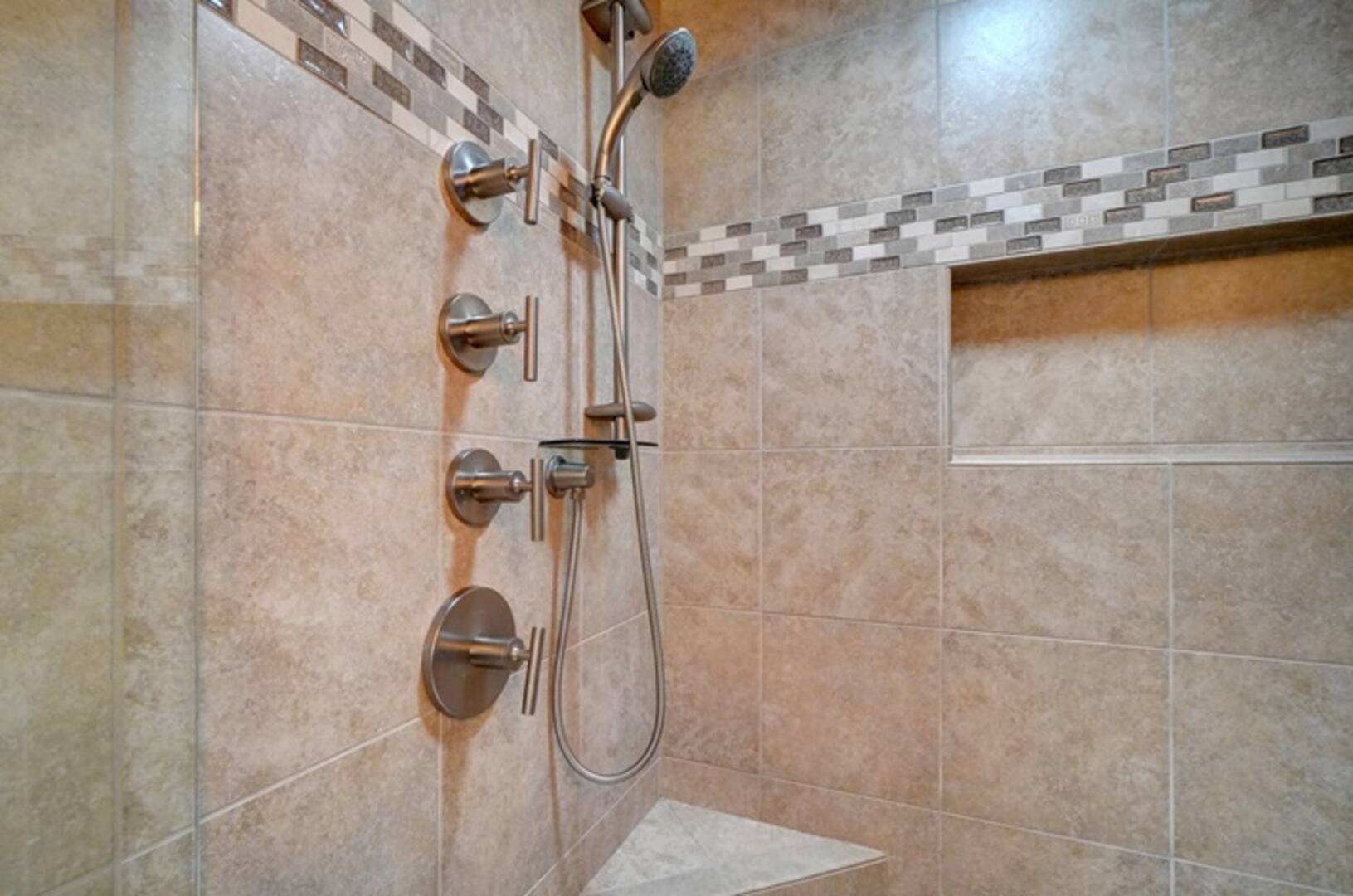 6722 Twin Hills Dr W University Place, WA 98467