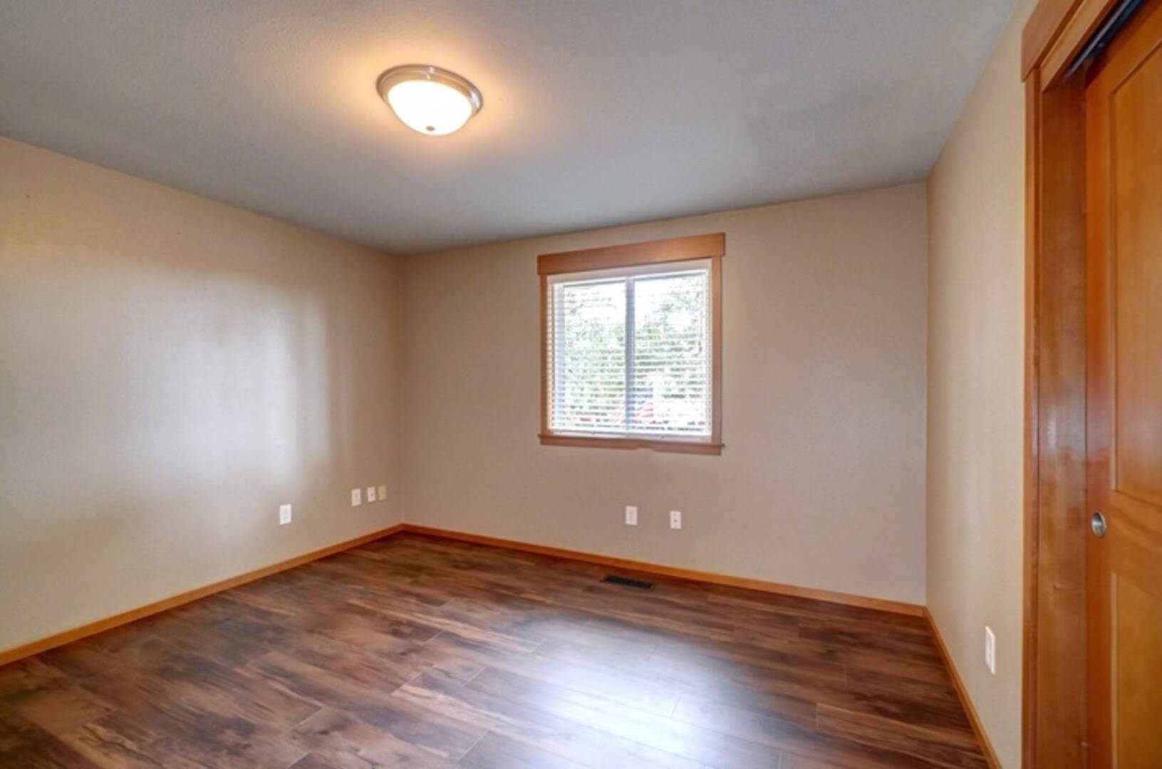 6722 Twin Hills Dr W University Place, WA 98467