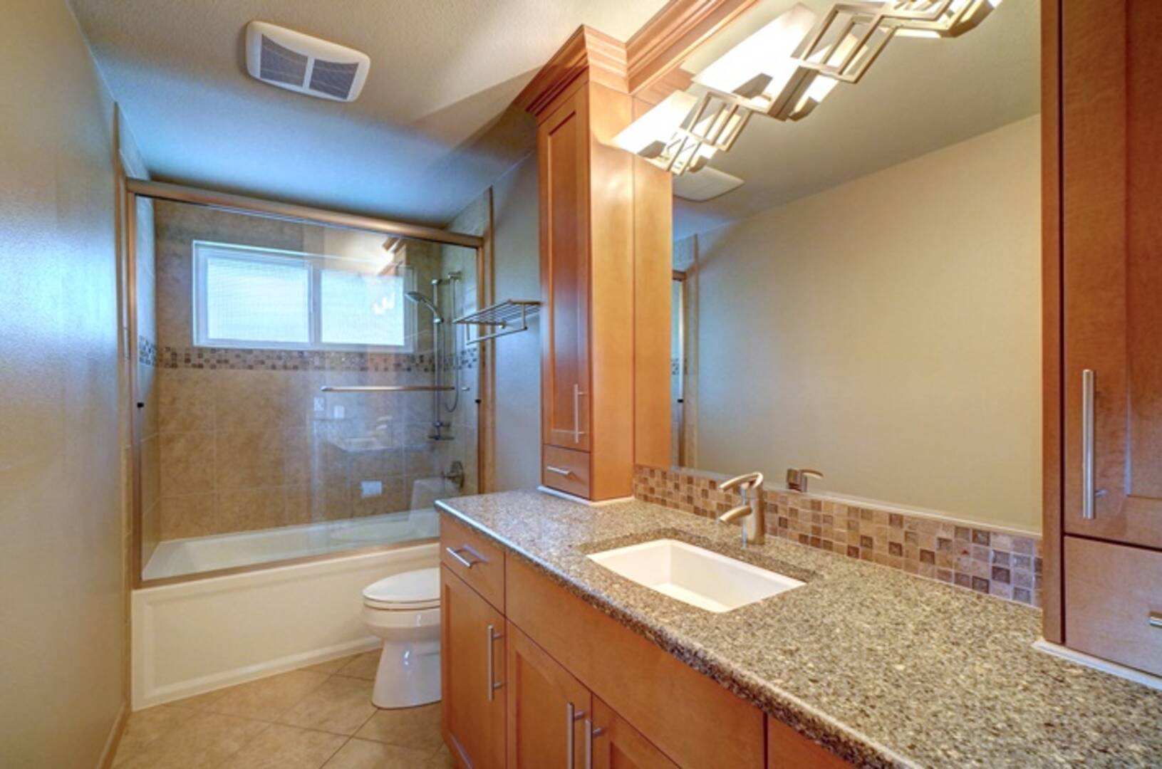 6722 Twin Hills Dr W University Place, WA 98467