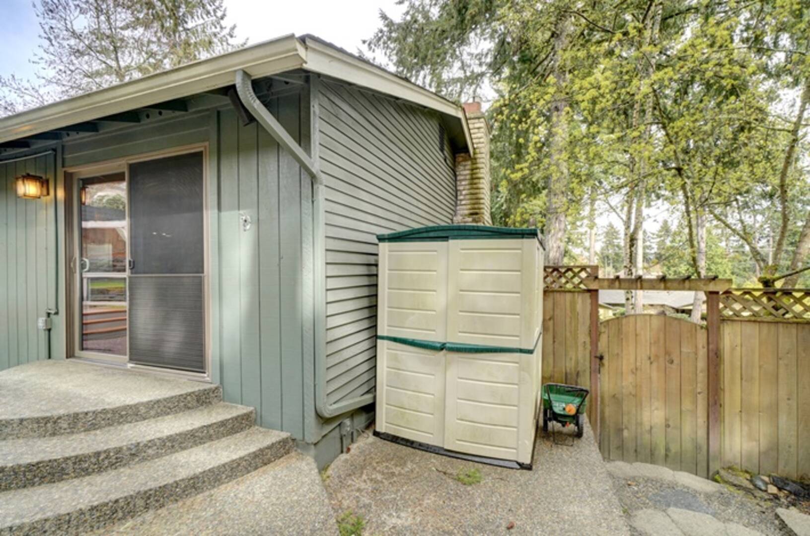 6722 Twin Hills Dr W University Place, WA 98467