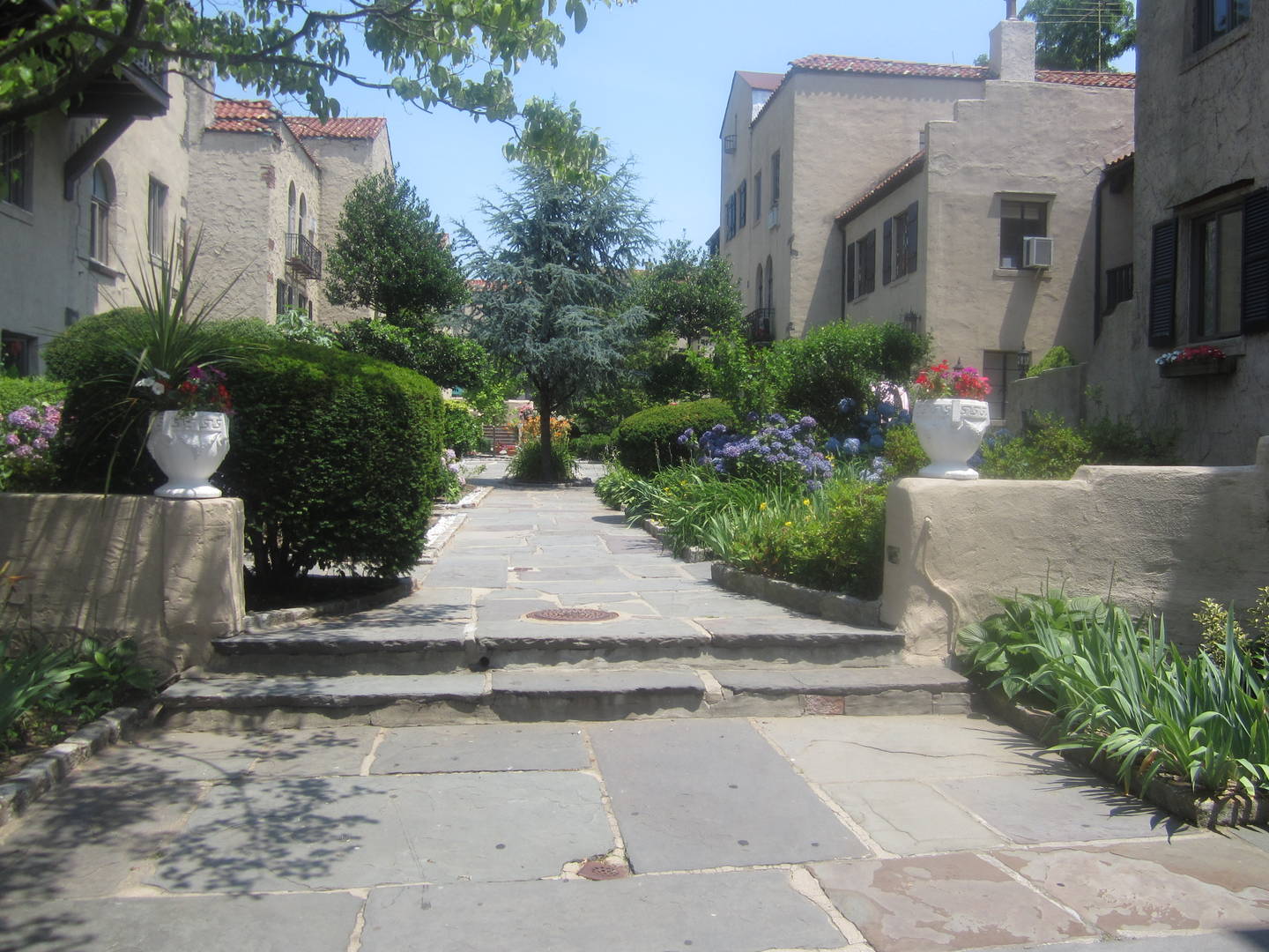 brivity-215-middle-neck-rd-great-neck-ny-11021-virtual-tour
