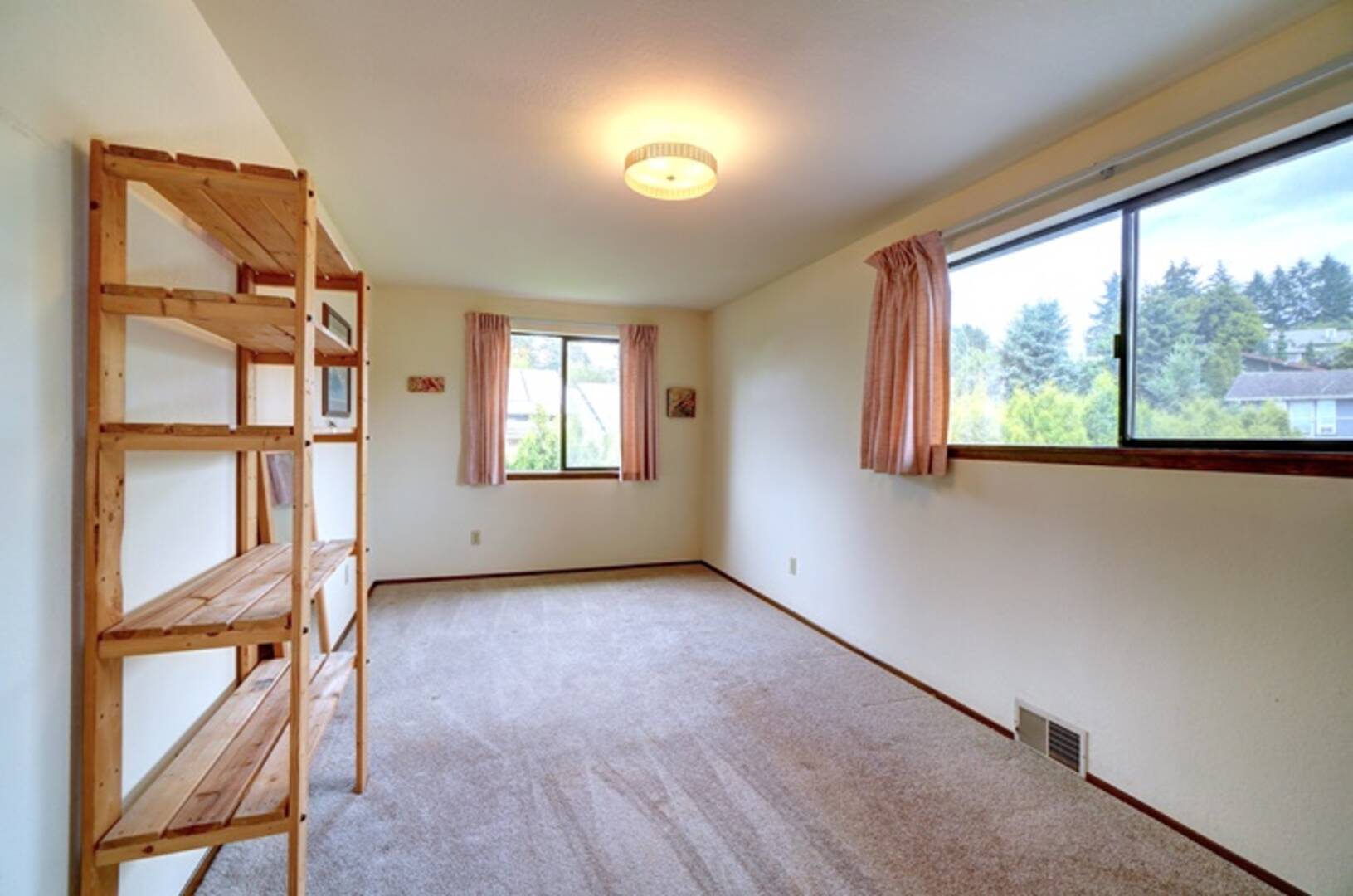 1009 Rowell St Steilacoom, WA 98388