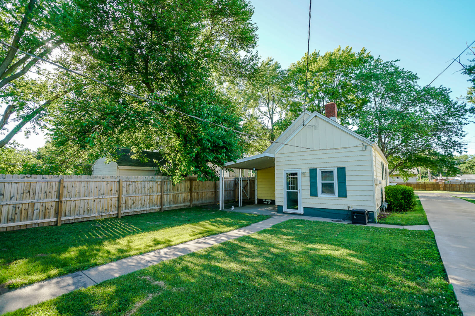 1914 W Richwoods Blvd Peoria, IL 61604