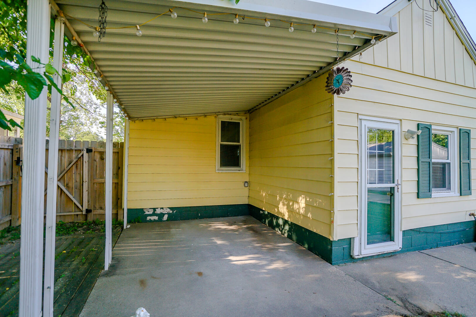 1914 W Richwoods Blvd Peoria, IL 61604