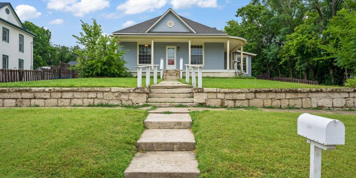 Brivity 330 W 9 Chapman, KS 67431