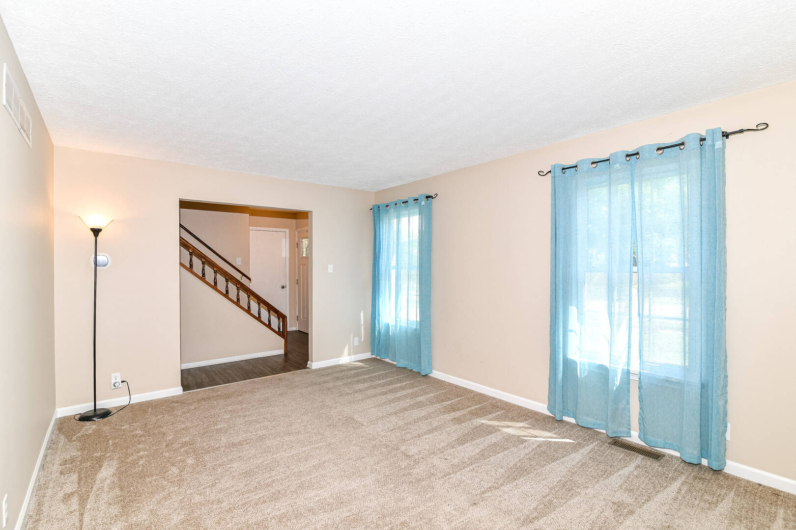 8633 Fox Ridge Lane Indianapolis, IN 46256