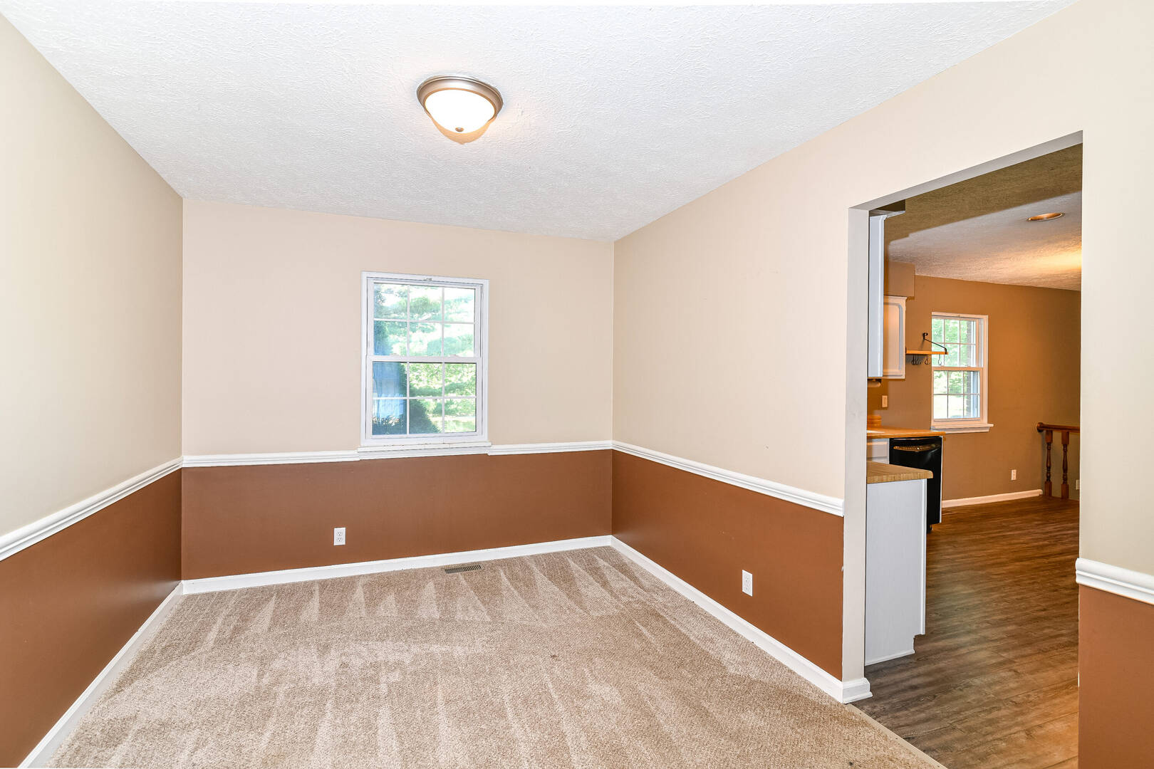 8633 Fox Ridge Lane Indianapolis, IN 46256