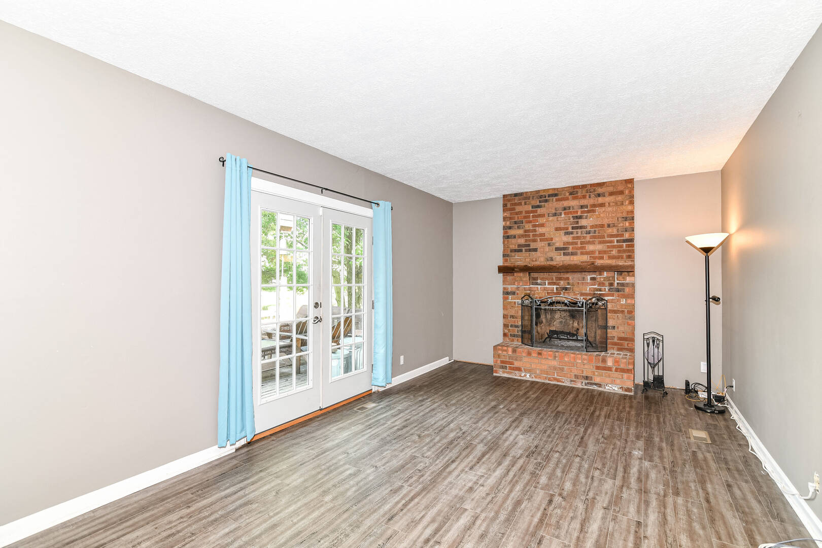 8633 Fox Ridge Lane Indianapolis, IN 46256