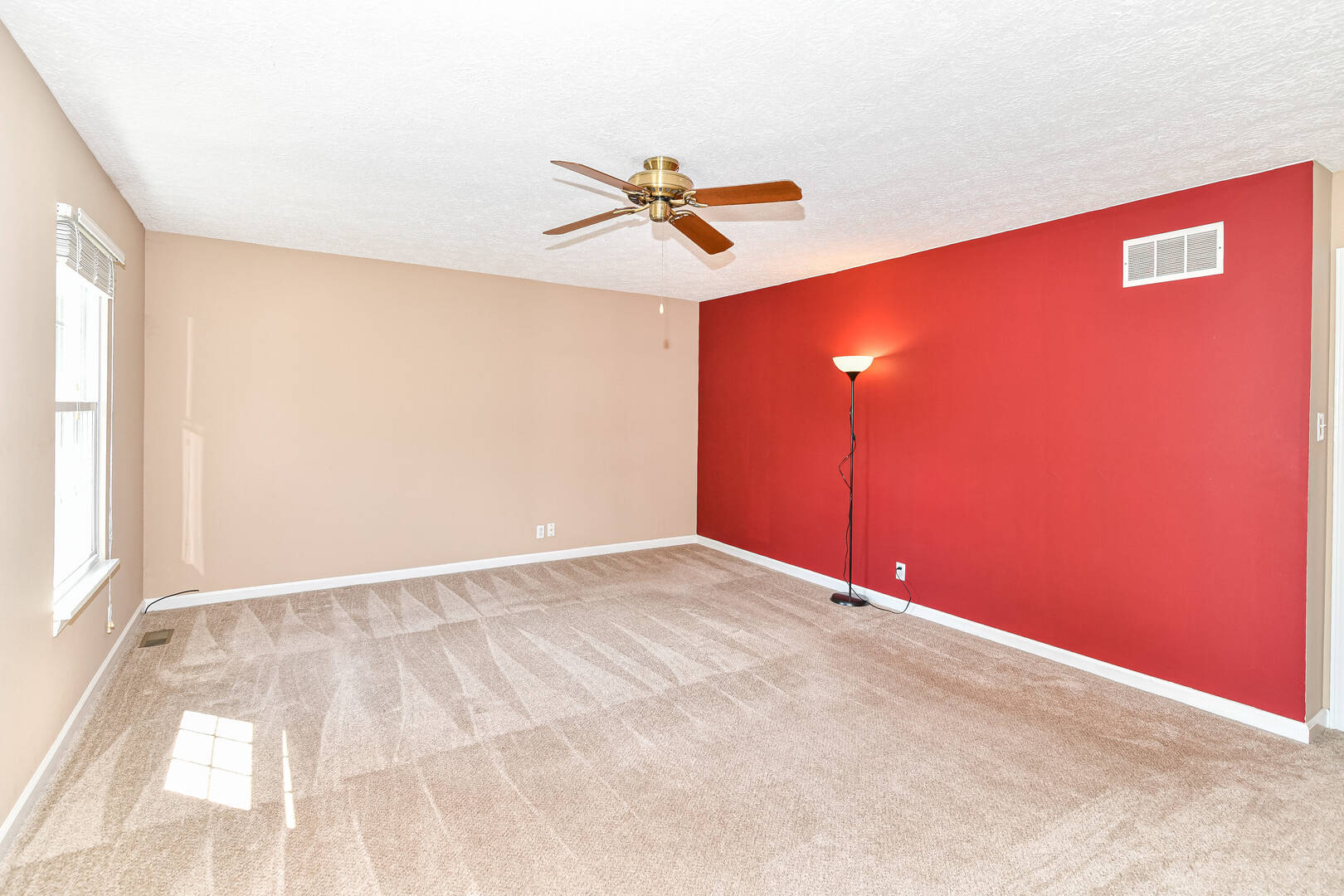 8633 Fox Ridge Lane Indianapolis, IN 46256