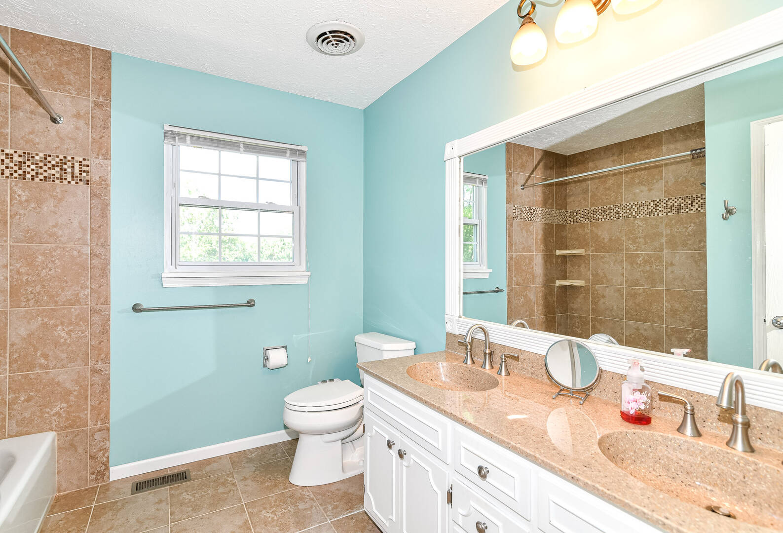 8633 Fox Ridge Lane Indianapolis, IN 46256