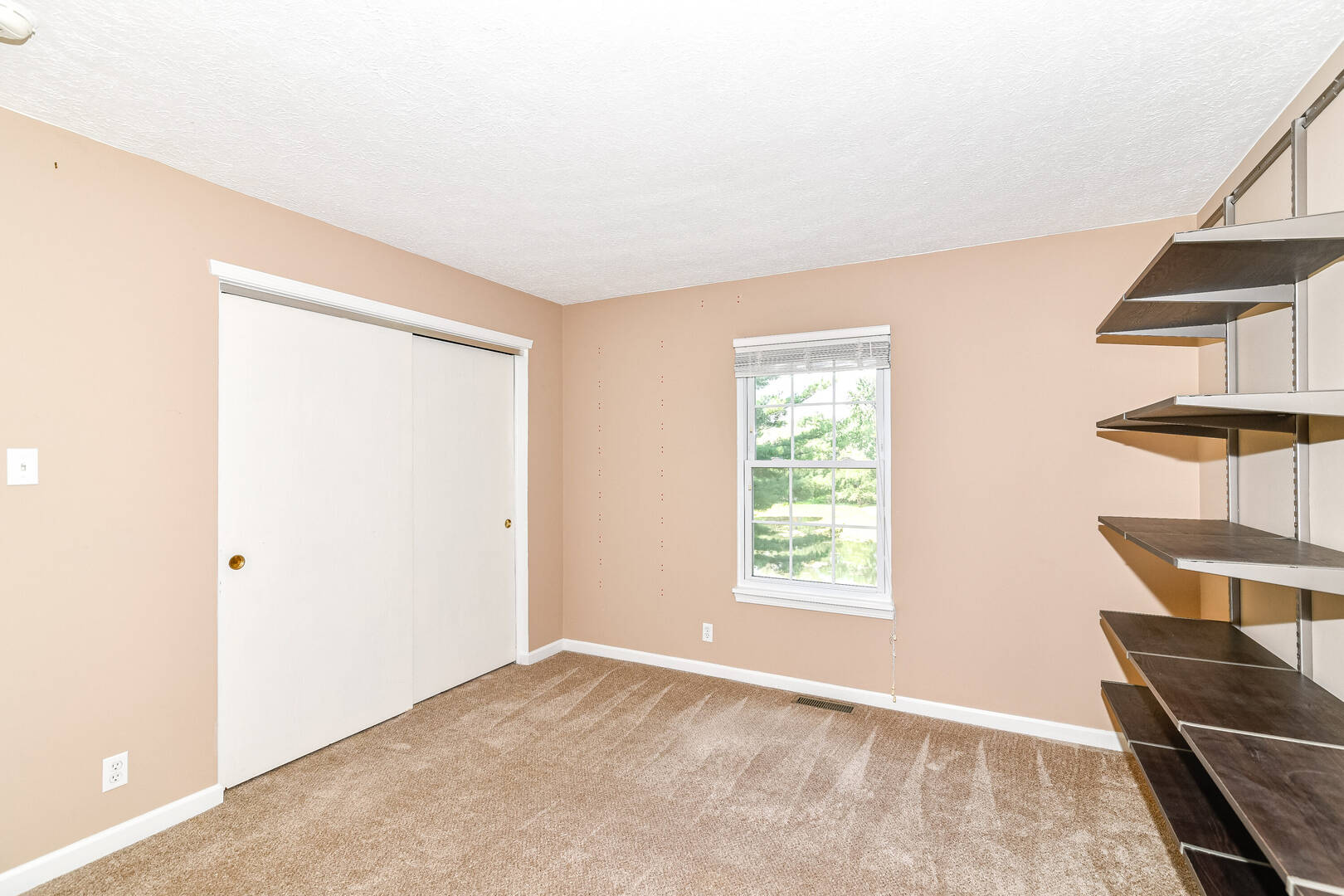 8633 Fox Ridge Lane Indianapolis, IN 46256