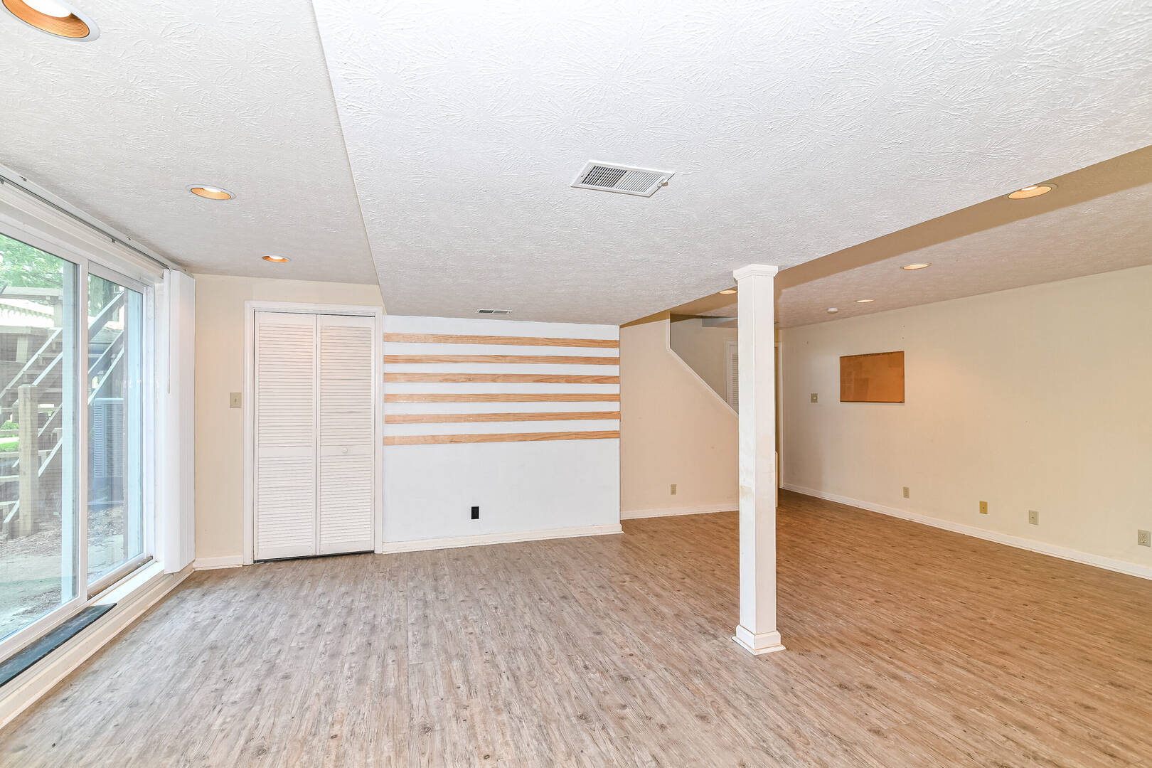 8633 Fox Ridge Lane Indianapolis, IN 46256