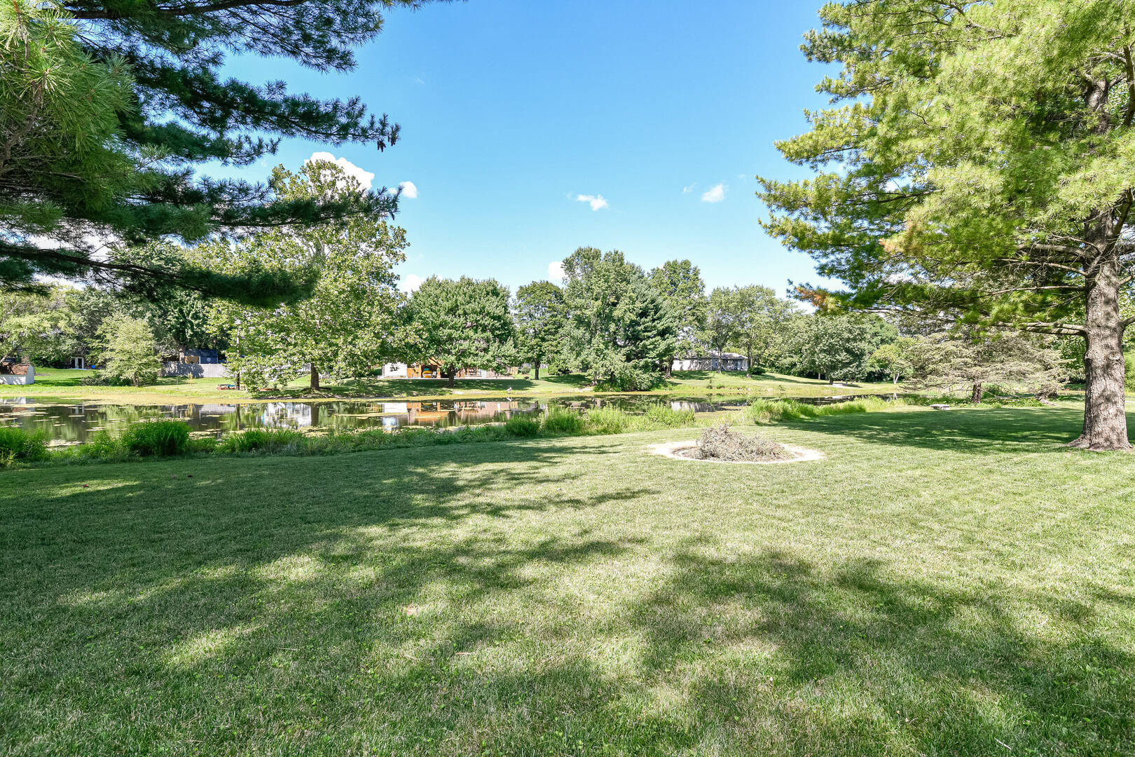 8633 Fox Ridge Lane Indianapolis, IN 46256